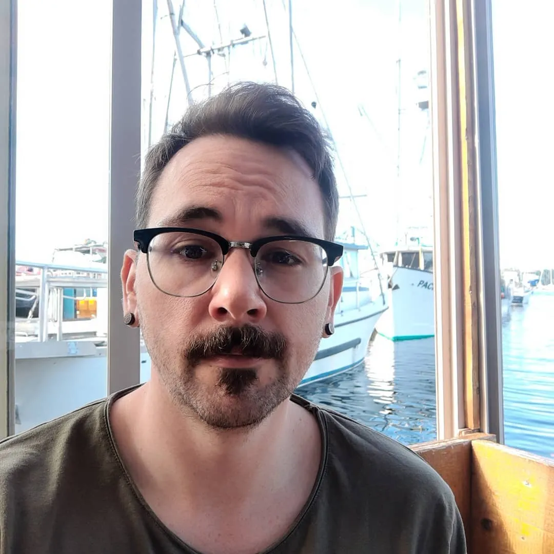 Kyle Headshot2.jpg